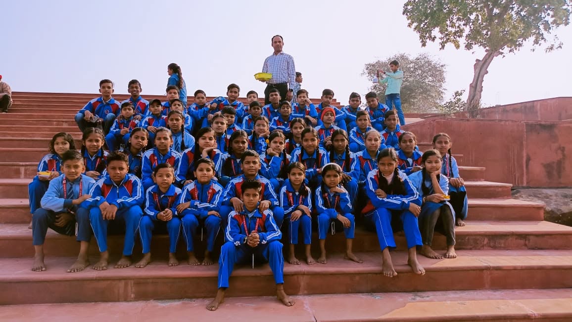 WVPS Gwalior students cheering during adventure trip to Agra Fort
